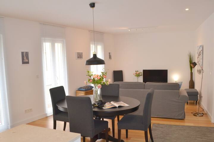 TP Bombarda | 5 , Lisbon Apartment Deluxe gallery image 4