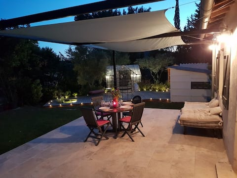Le Mazet de l 'Eveil,Avignon,quiet,pool pool,jacuzzi