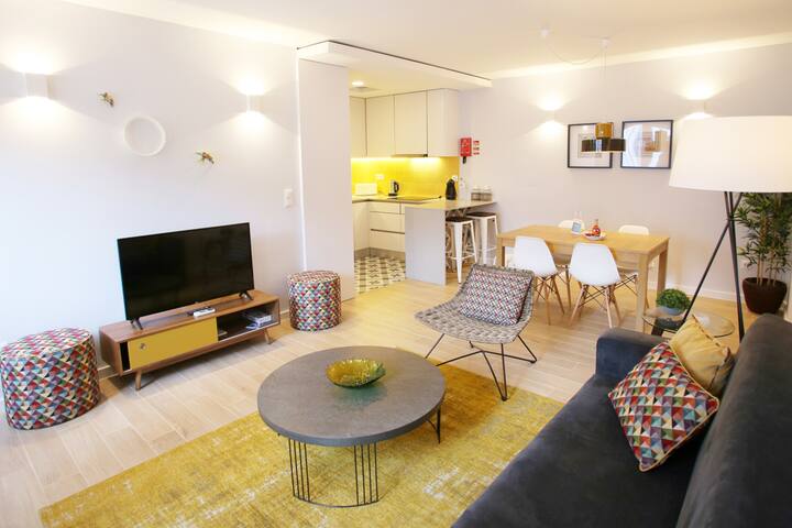 Porto Views and Wines II by Porto City Hosts