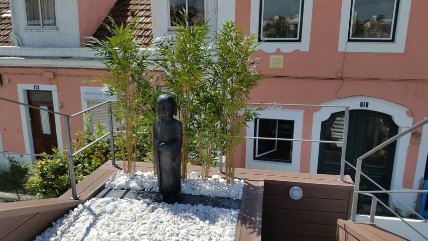 Lisbon4Real: Deluxe 3BR Rooftop in Principe Real gallery image 4
