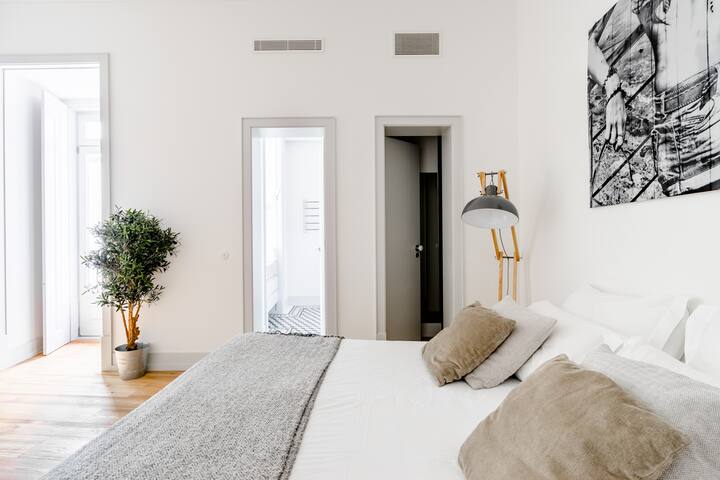 MY LX FLAT Sophisticated Gem in Lisbon’s Heart gallery image 5