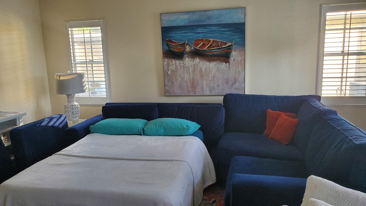 Successful Airbnb property: Davis Island Bungalow in Davis Islands