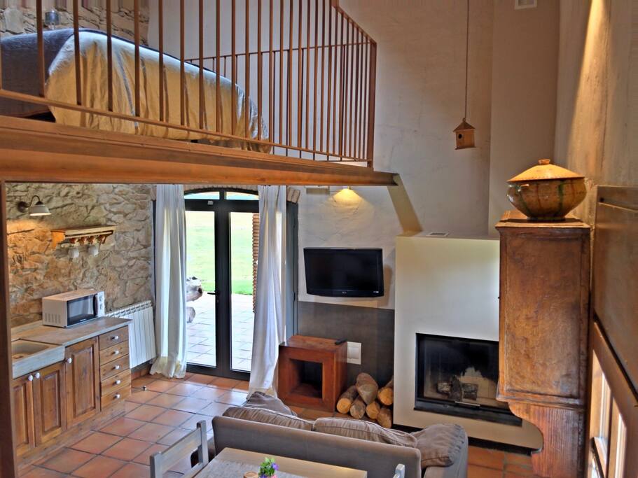 comedor con chimenea