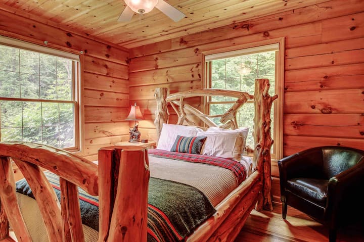 This is the owners bedroom. Private views of the wooded backyard. Walk-in closet. Sliding door to main floor full bathroom. Ceiling fan and room darkening shades. Don’t forget the alarm clock with multiple types of sleep sounds which also has a USB plugin to charge devices.