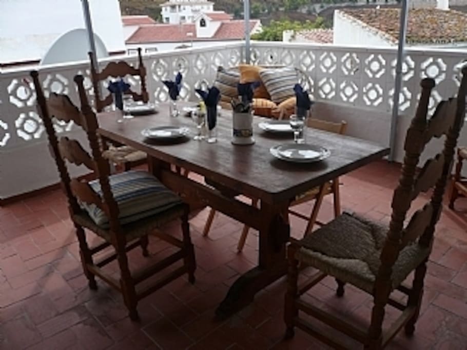 Top Terrace dining (Seats 6)