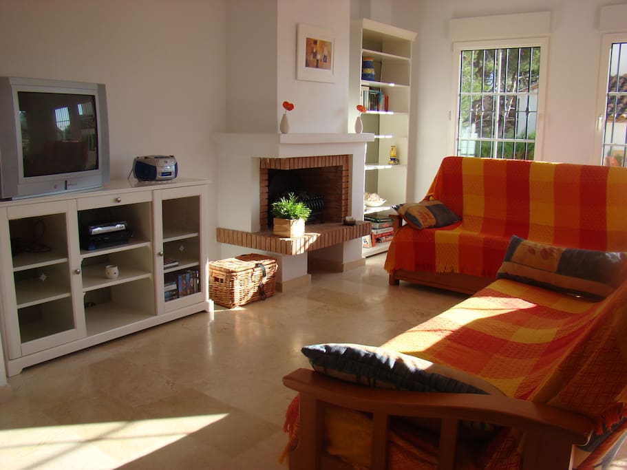 Spacious lounge