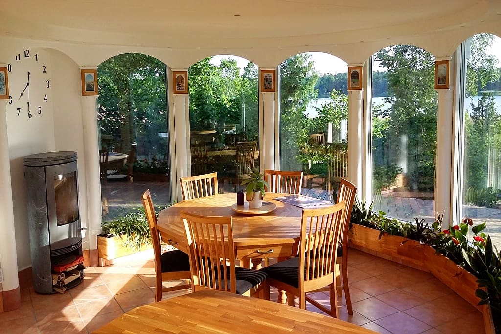 Breakfast or dinner with a view