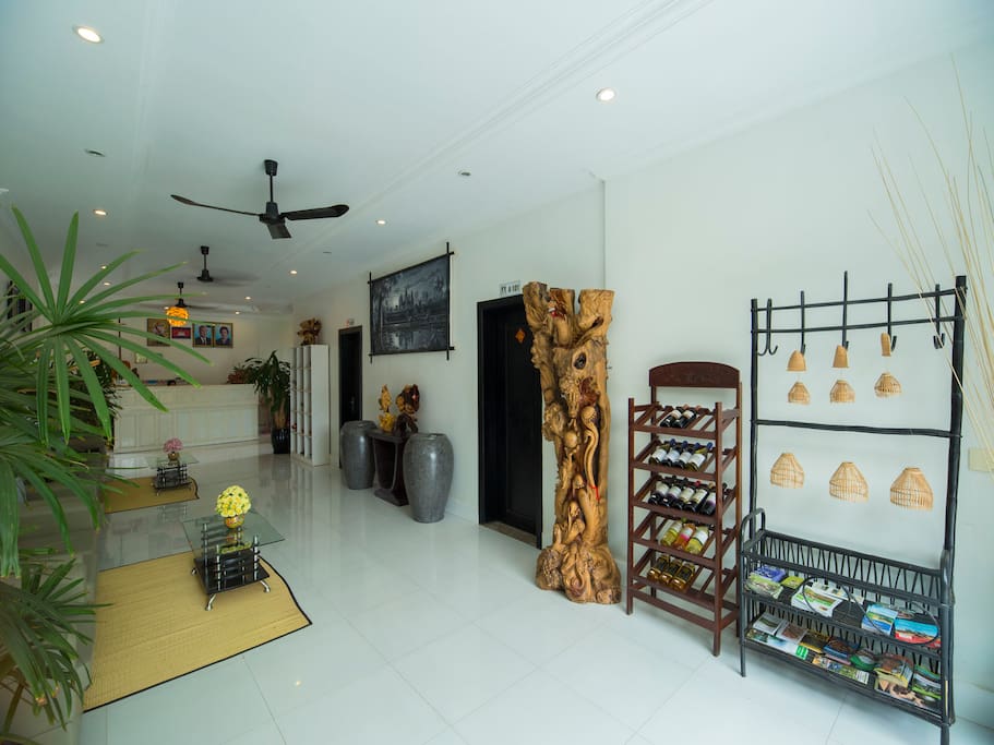 Rithyrine - Interior
