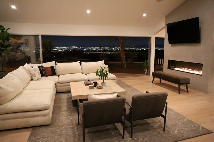 Modern Bel Air Home w/ Stunning View & Sport Court gallery image 4
