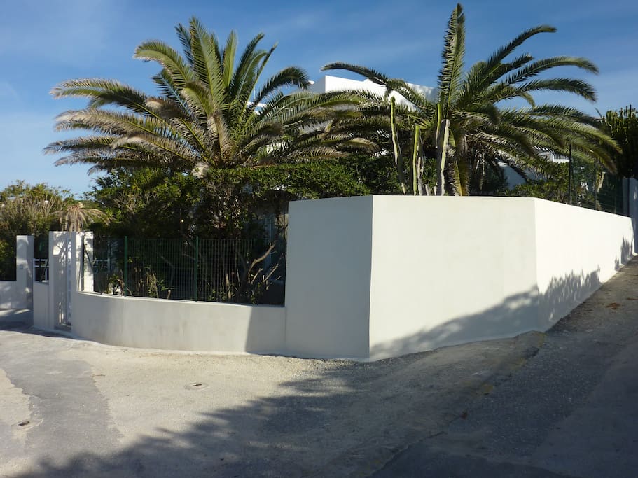 La CASA sugli SCOGLI e la sua cinta.