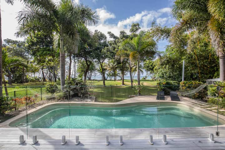 The Sandpit | Absolute Beachfront Escape
