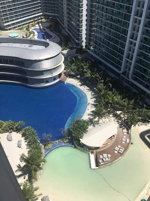 Beach pool