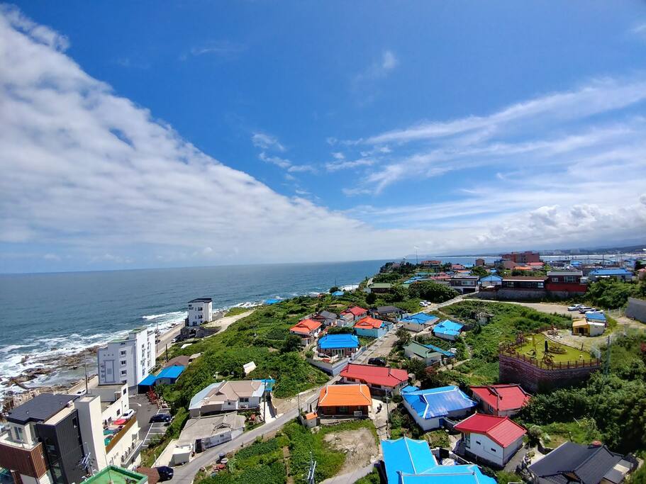 창으로 보이는 오른쪽 뷰