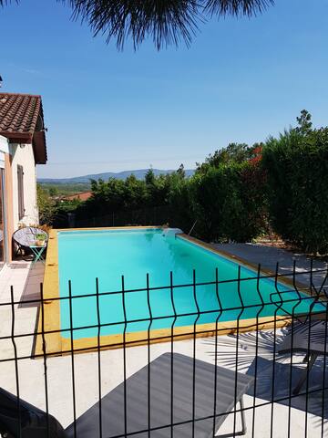 Between Lyon and Beaujolais, La Sarabryanne 3 pers.