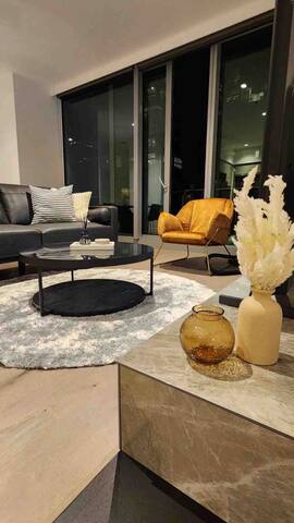 Superior 3 Bedroom Apartment in Melbourne CBD gallery image 4