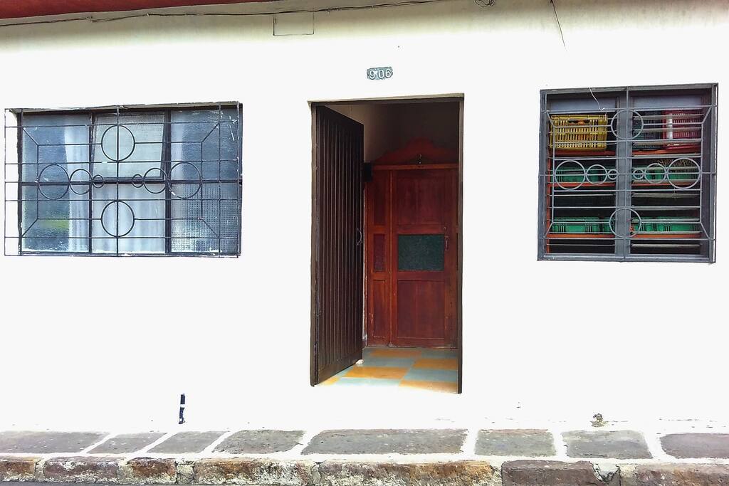 Entrada/ Entry