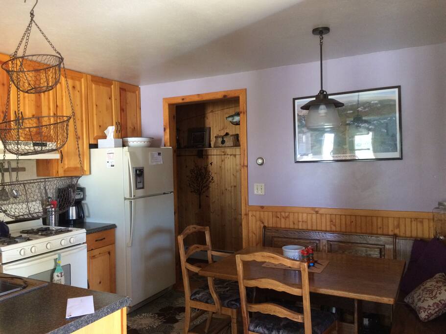 Eat in kitchen