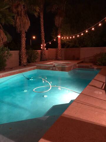 Upscale Fun- Pool, Spa, Balcony- 10 min to Strip gallery image 4