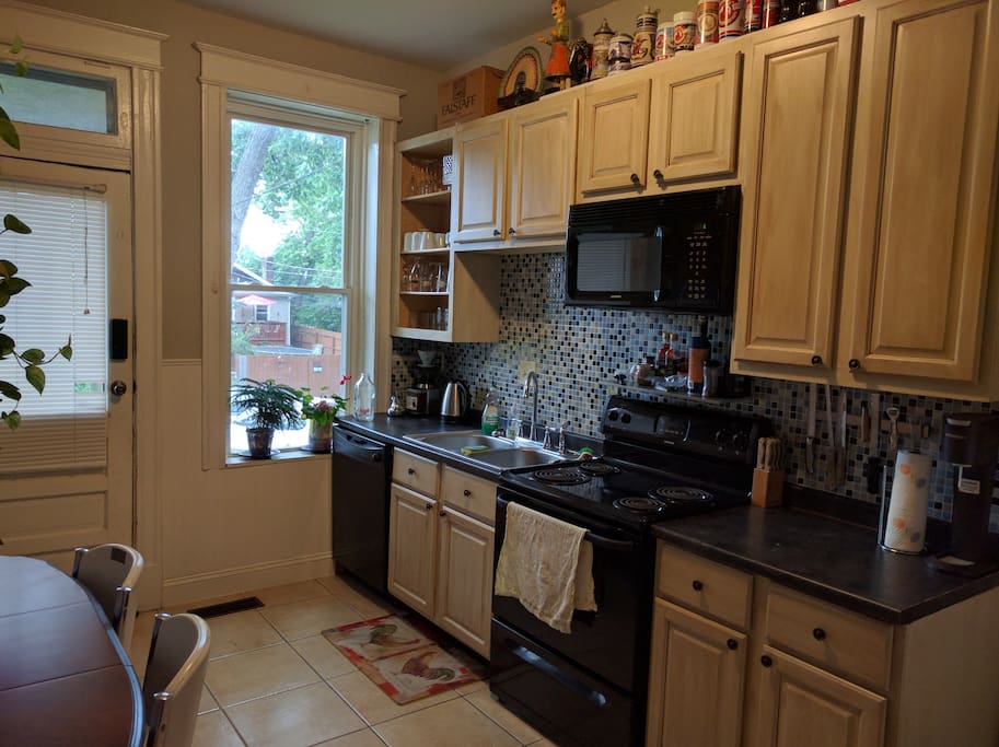 Eat-in Kitchen