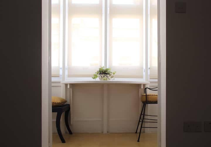 Charming Studio in Historic Townhouse w/Balcony