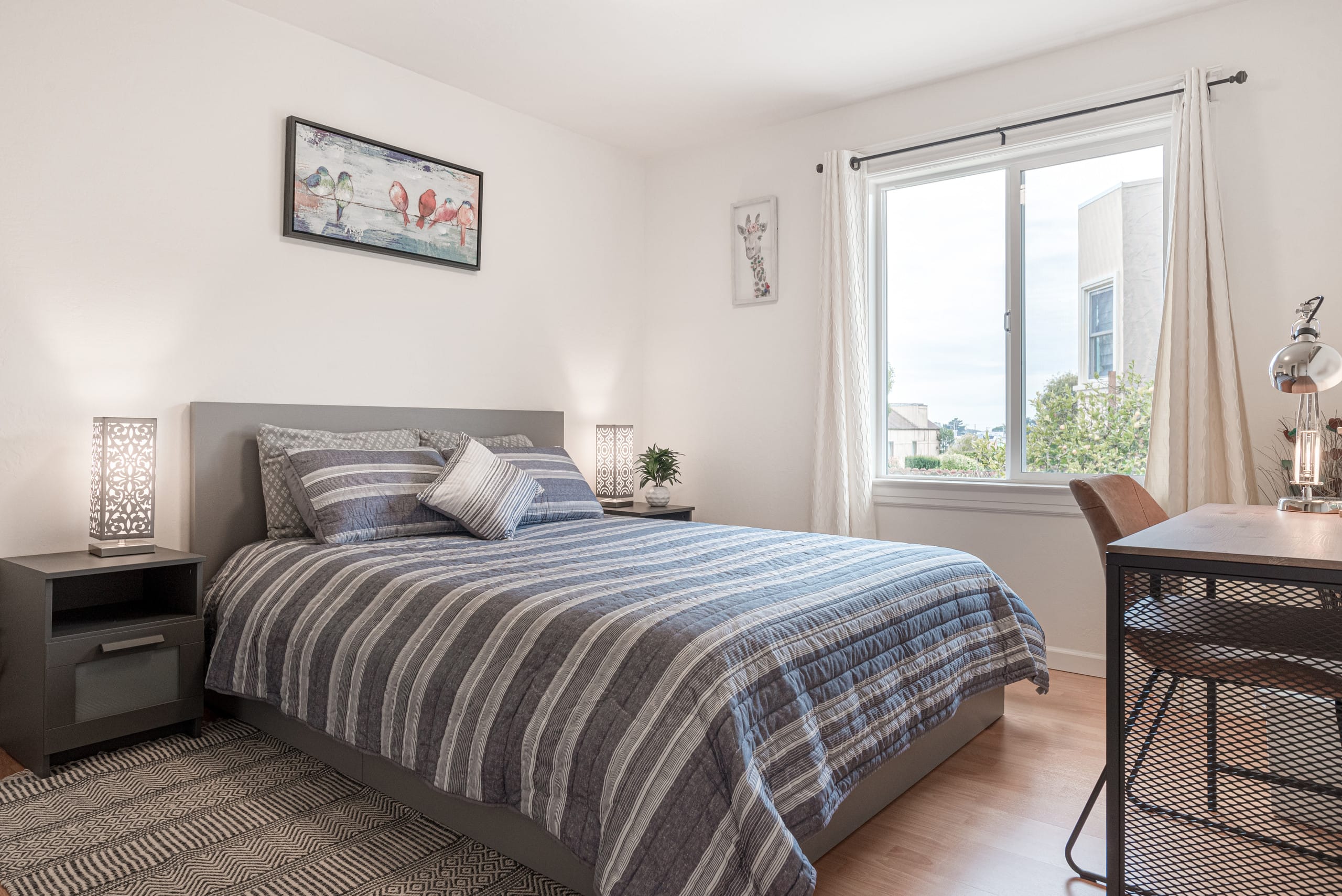 Relaxed 3B/2Ba Home with Private Parking - Image 7