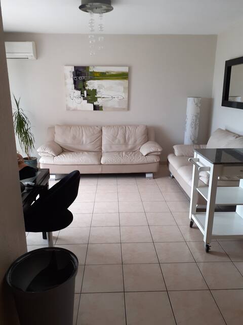 Top Airbnb: Secure residence with pool à Mosson