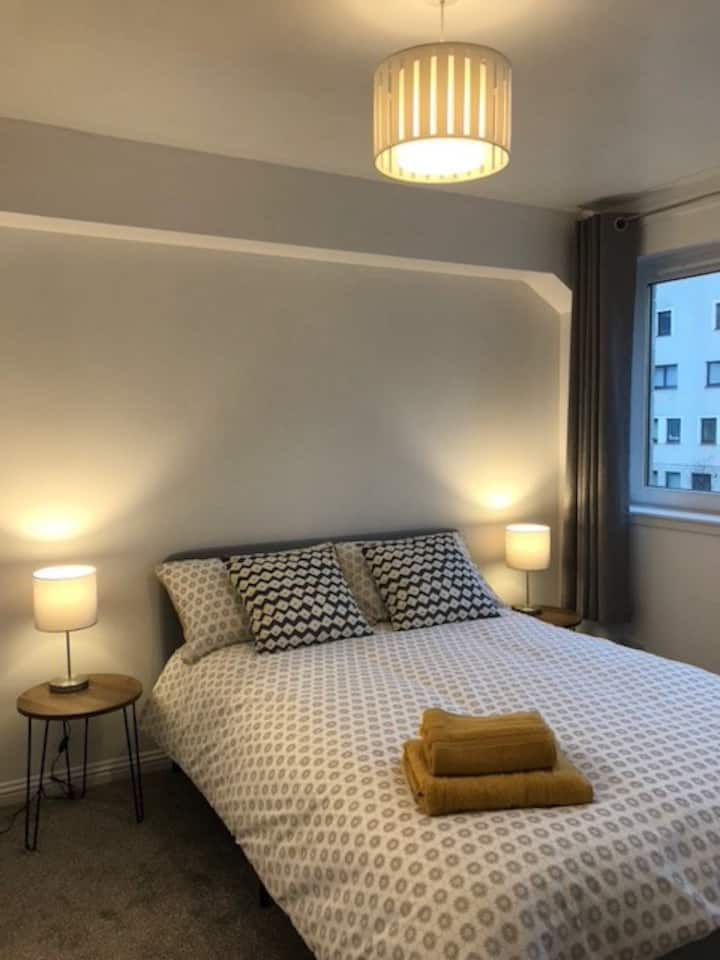 Ideal flat for Edinburgh, Glasgow and Stirling Flats for Rent in