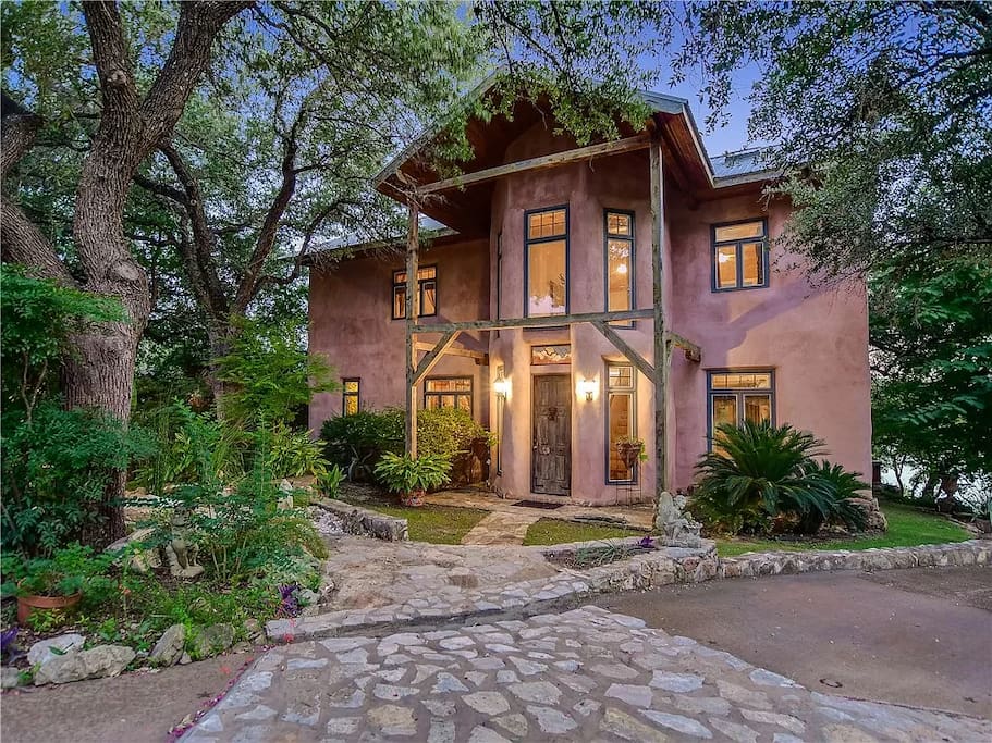 Luxury Straw Bale Home, Lake Travis Houses for Rent in Spicewood