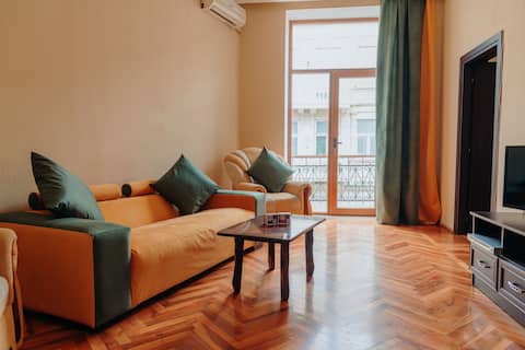 Cozy apartment in the city centre with balcony