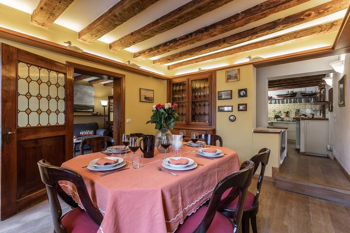 Cozy Apartment “La Tana” in Campo San Maurizio gallery image 5