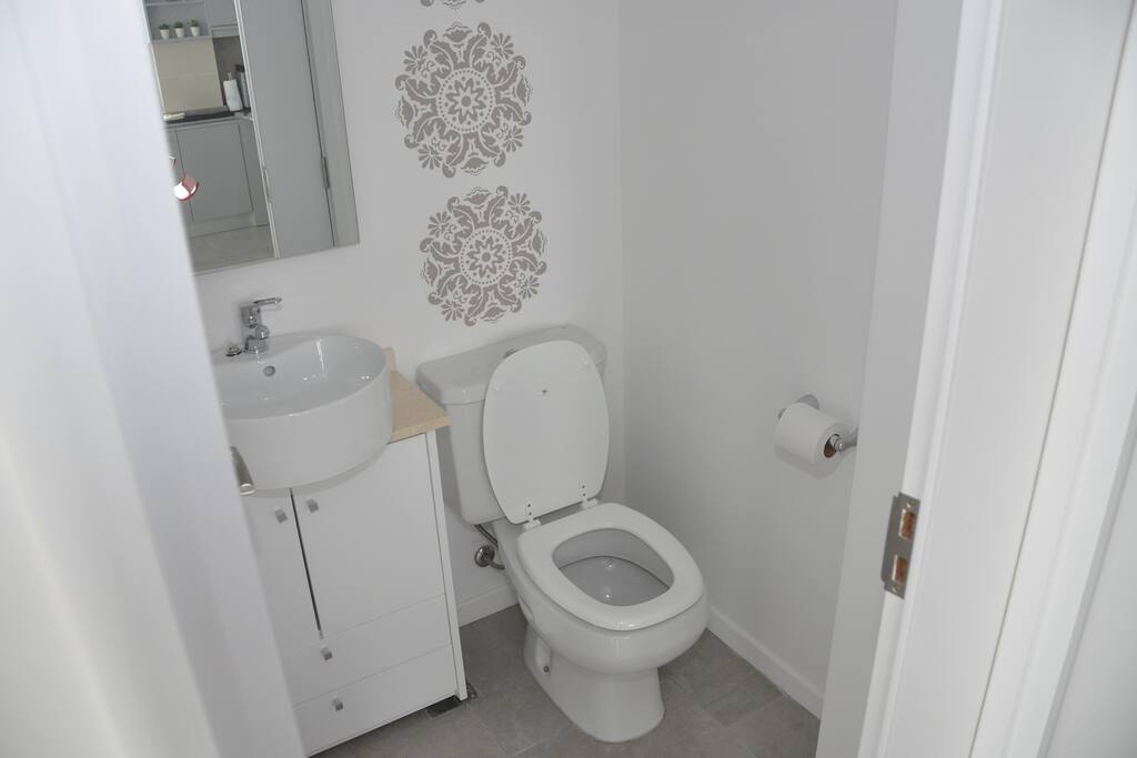 Reception toilet