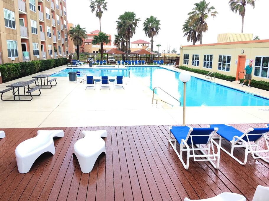 Pool area w/2 hot tubs