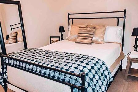 Smoky Mountain Getaway for Two!