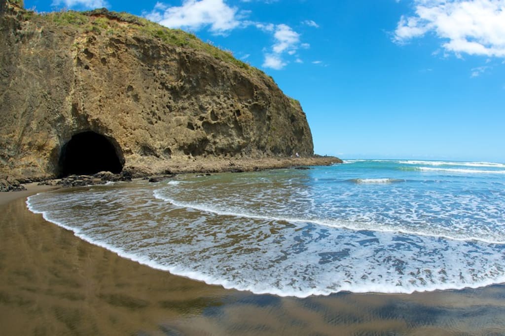 Фото 15 пляж. Bethells Beach.