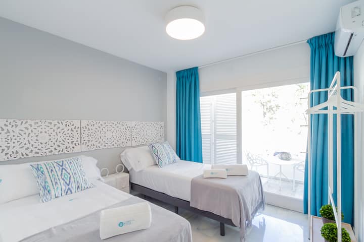 בחדר השינה השני יש שתי מיטות יחיד. זה חדר שינה מואר ושקט מאוד. בחדר השינה הזה תוכלו להירגע ולתכנן את ימי הקיץ שלכם במרבלה. תיהנו!