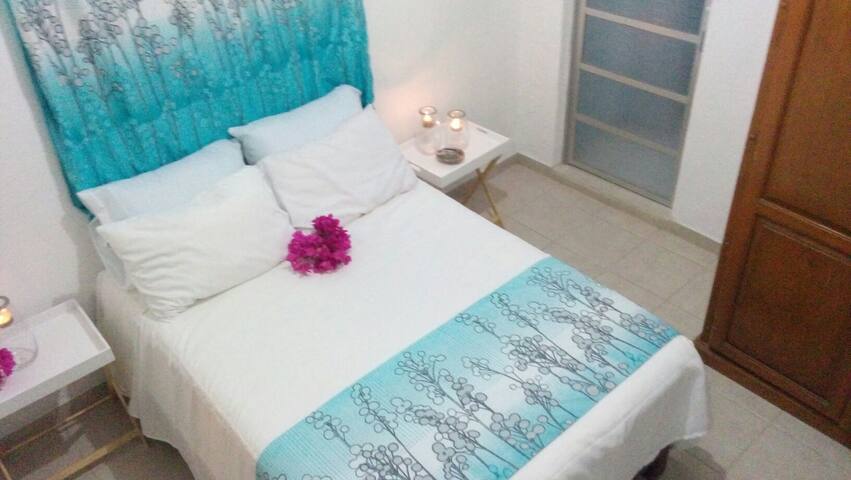 Marvelous flot 3 blocks away from the sea walk