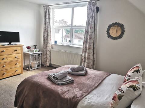 Beautiful double room close to the town centre.