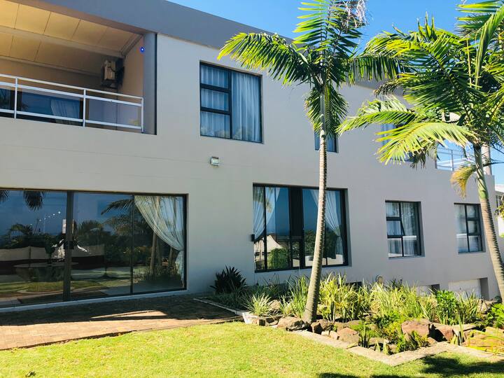 Cheerful 4 bedroom residential home with pool Houses for Rent in