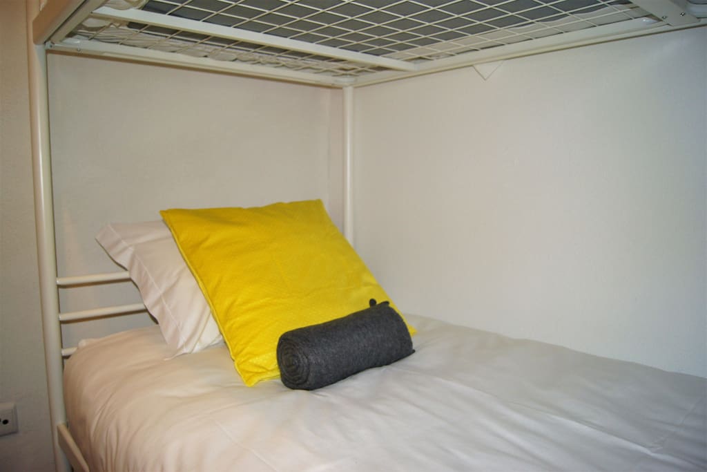Yellow room Private Bedroom