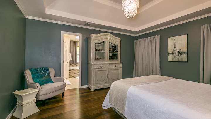 Master Bedroom - Master Bath
Queen size Sleep Number bed. Reading area. All linens provided along with an extra set for each bed.