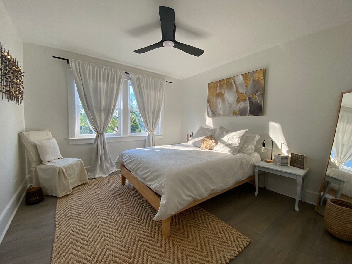 "מונטיצ'לו" באמצע. 