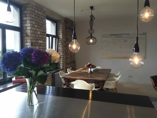 Luxury Loft Close to OldCity gallery image 3