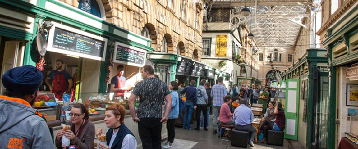 6 bed flat (18 people), city, Stag/Hen welcome gallery image 2