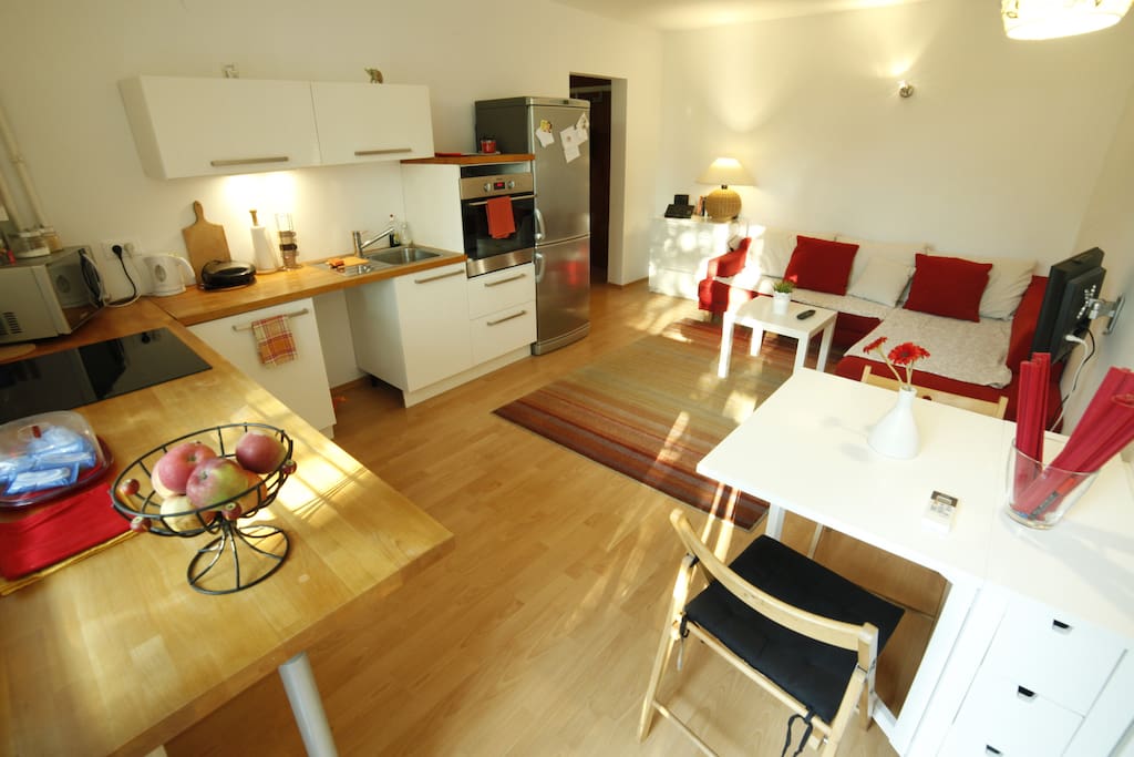 living room/kitchen