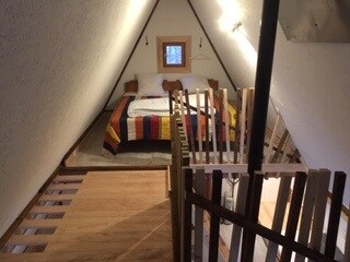 La parte de dormir con  1 cama doble