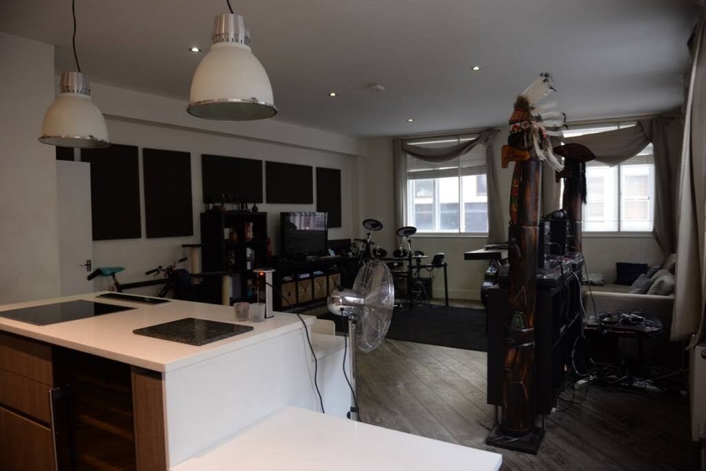 Living Room (2)