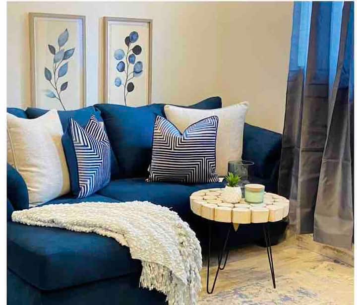 The Blue Azalea: A Cozy + Quiet Getaway. - Nassau