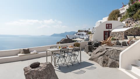 Parathyra Cave Houses by Cycladica