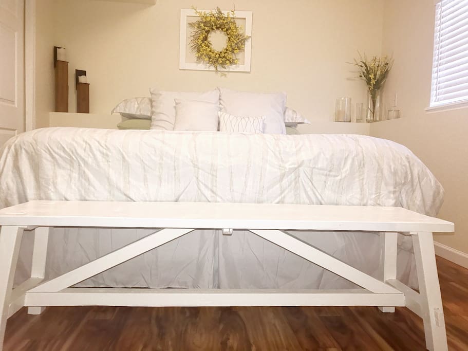 Master Bedroom • King Size Bed•