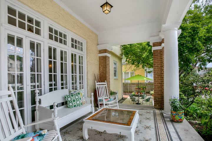 Grand Luxury in the Garden District, 9 bedrooms gallery image 4